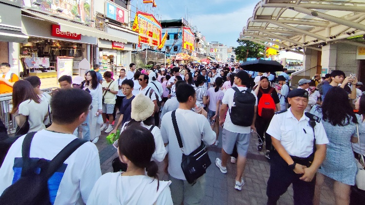 圖集｜長洲太平清醮吸引大批市民遊客