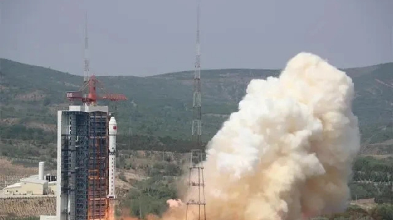 民建河南省委會招商引資重大項目——「鄭州航空港號」衛星發射成功