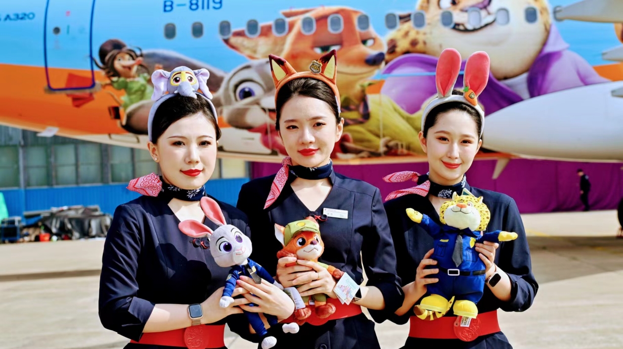 東航聯手上海迪士尼度假區  推出「瘋狂動物城」主題彩繪機