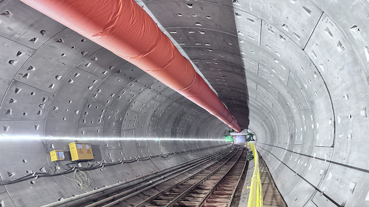 廣州高速地鐵二十二號線後通段添隧道貫通五台盾構在掘進