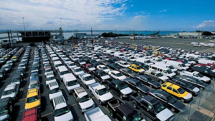 滬「兩證合一」試點一年  近34萬輛進口機動車享紅利