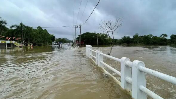 斯里蘭卡暴雨引發洪水和山體滑坡 死亡人數升至16人