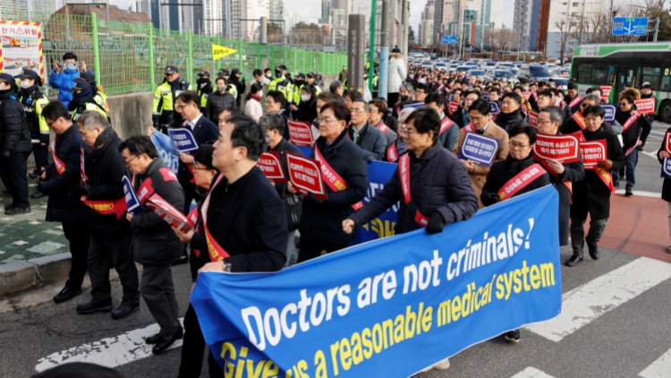 韓國醫協提出三大要求 稱若政府接受將考慮暫緩停診