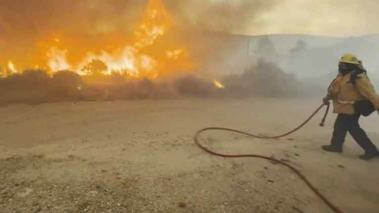 美國新墨西哥州山火已致2人死亡 火勢仍未得到任何控制