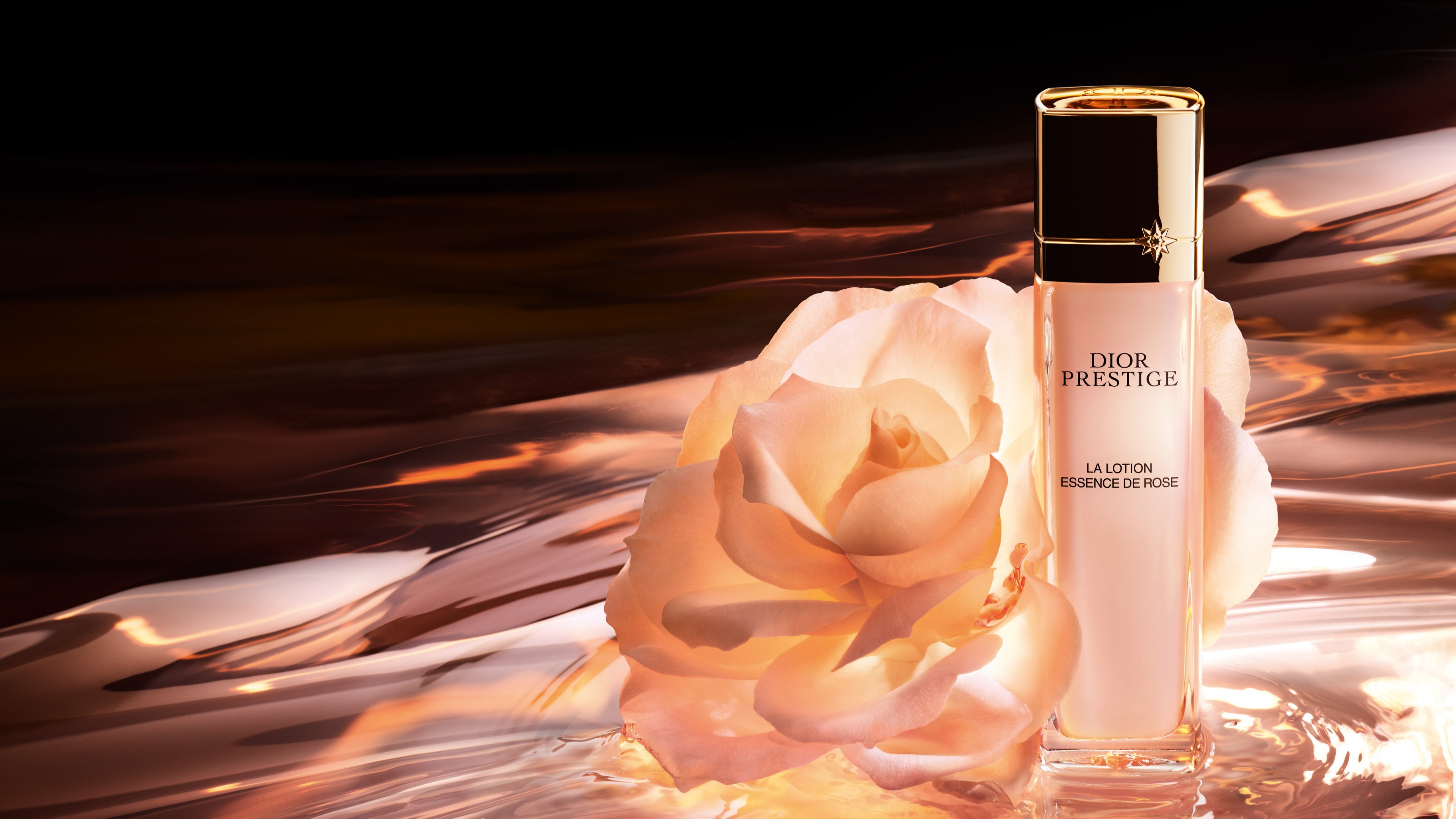 【美容】天然玫瑰精華化妝水 打造滋養護膚體驗