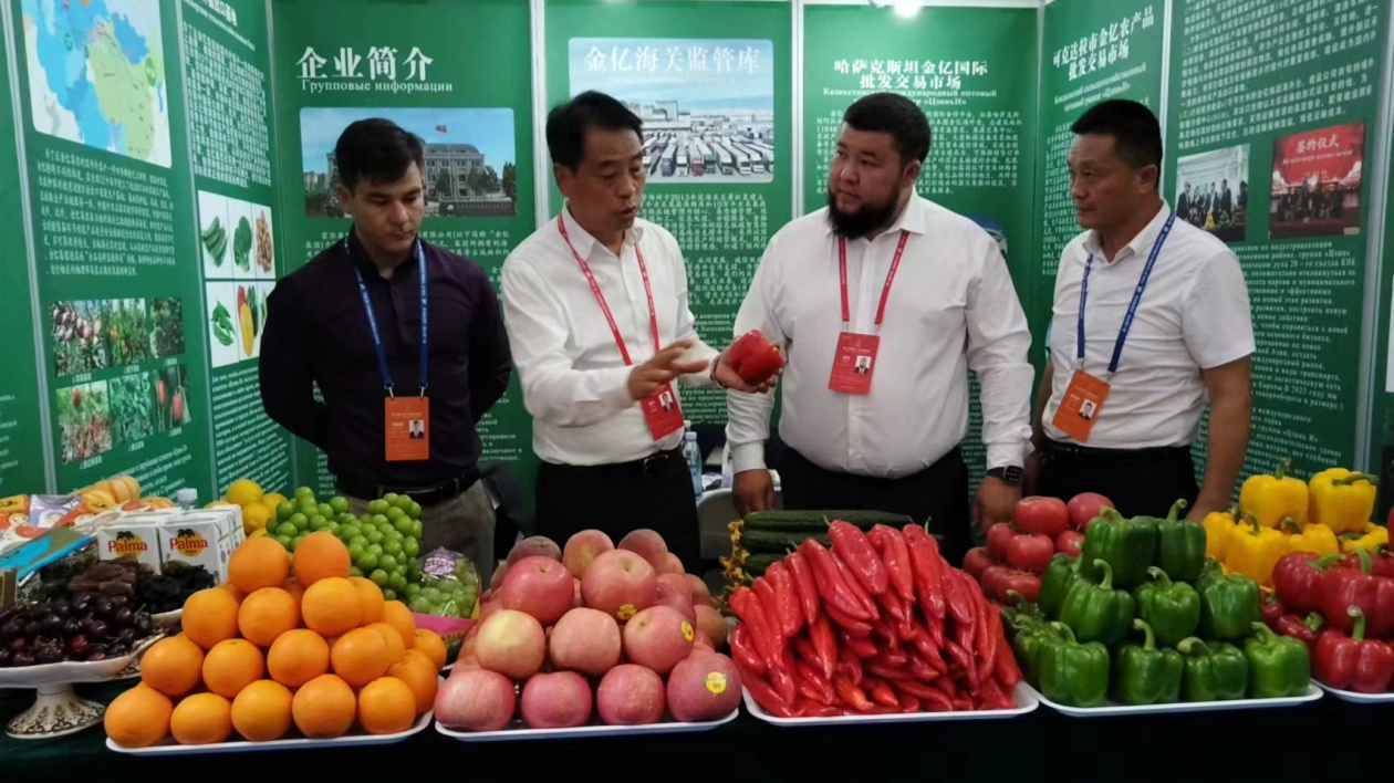 霍爾果斯金億國際貿易（集團）有限公司董事長于成忠帶隊參加第八屆中國—亞歐博覽會