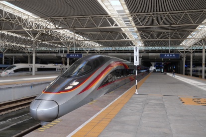 蓉港高鐵列車開行一周年  累計運輸旅客達150萬人次