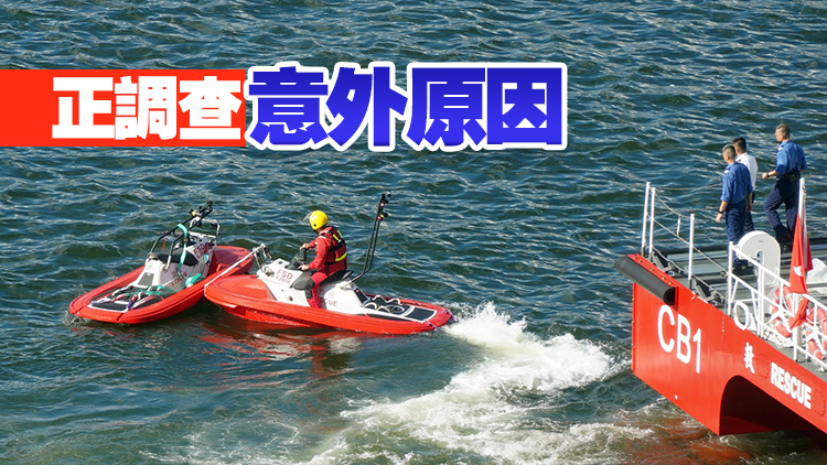 消防水上電單車翻側 兩名消防員墮海獲救