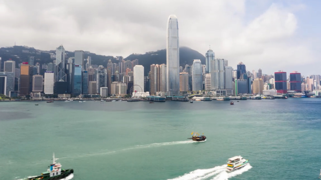 有片丨瑞銀報告：香港人均財富454萬港元居全球第3 每10人就有1個百萬富翁