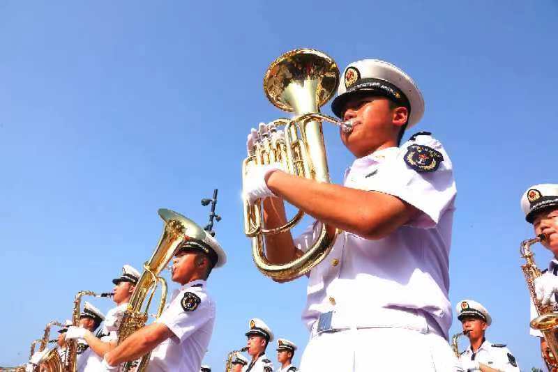 揚帆大連！「海軍杯」國際帆船邀請賽舉行城市巡遊