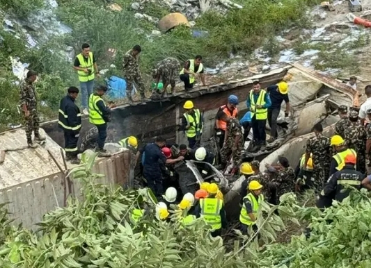 追蹤報道 |尼泊爾墜機  37歲的機長被救出 已送往醫院