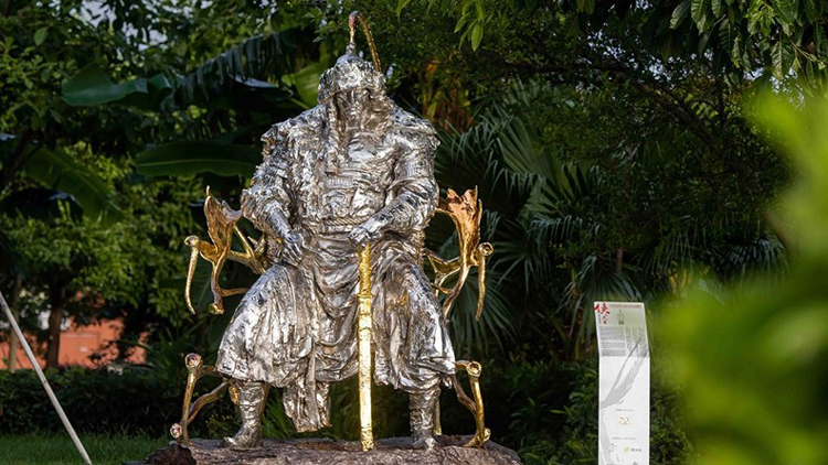 「俠之大者 — 金庸百年誕辰紀念」雕塑 即日起移師西九文化區繼續展出