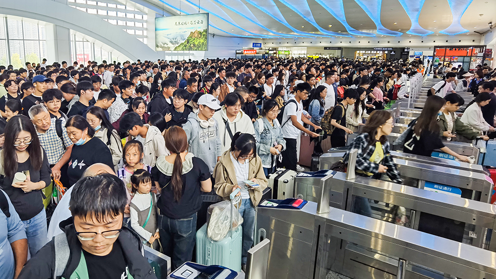 全國鐵路國慶黃金周運輸累計發送旅客突破1億人次