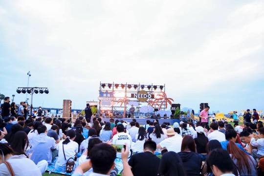 前海特色文化活動「NEEDO音樂會」在前海石公園開唱