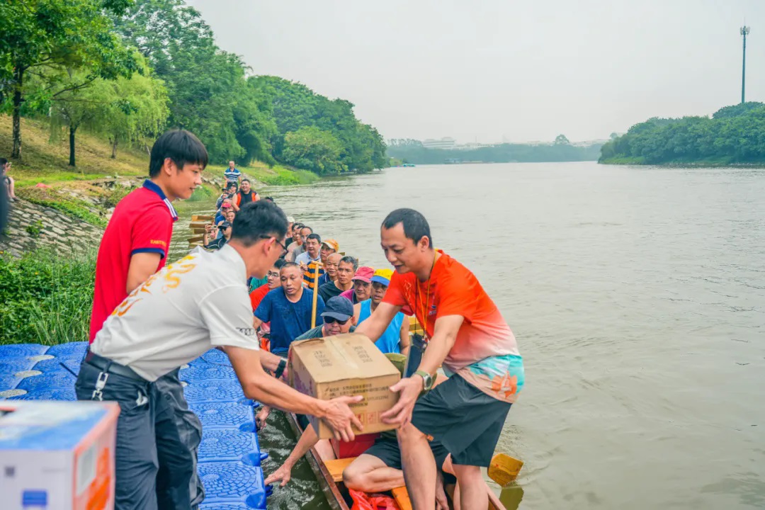 擂鼓開槳 東莞萬江20支龍舟隊比拼「速度與激情」