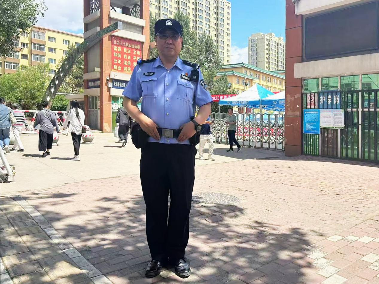 火場冰河寫忠誠：冰城「四有」輔警劉凱剡