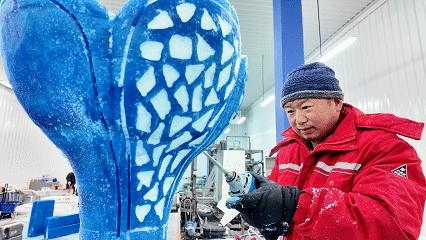 哈爾濱冰雪大世界冰雪景觀車即將展出