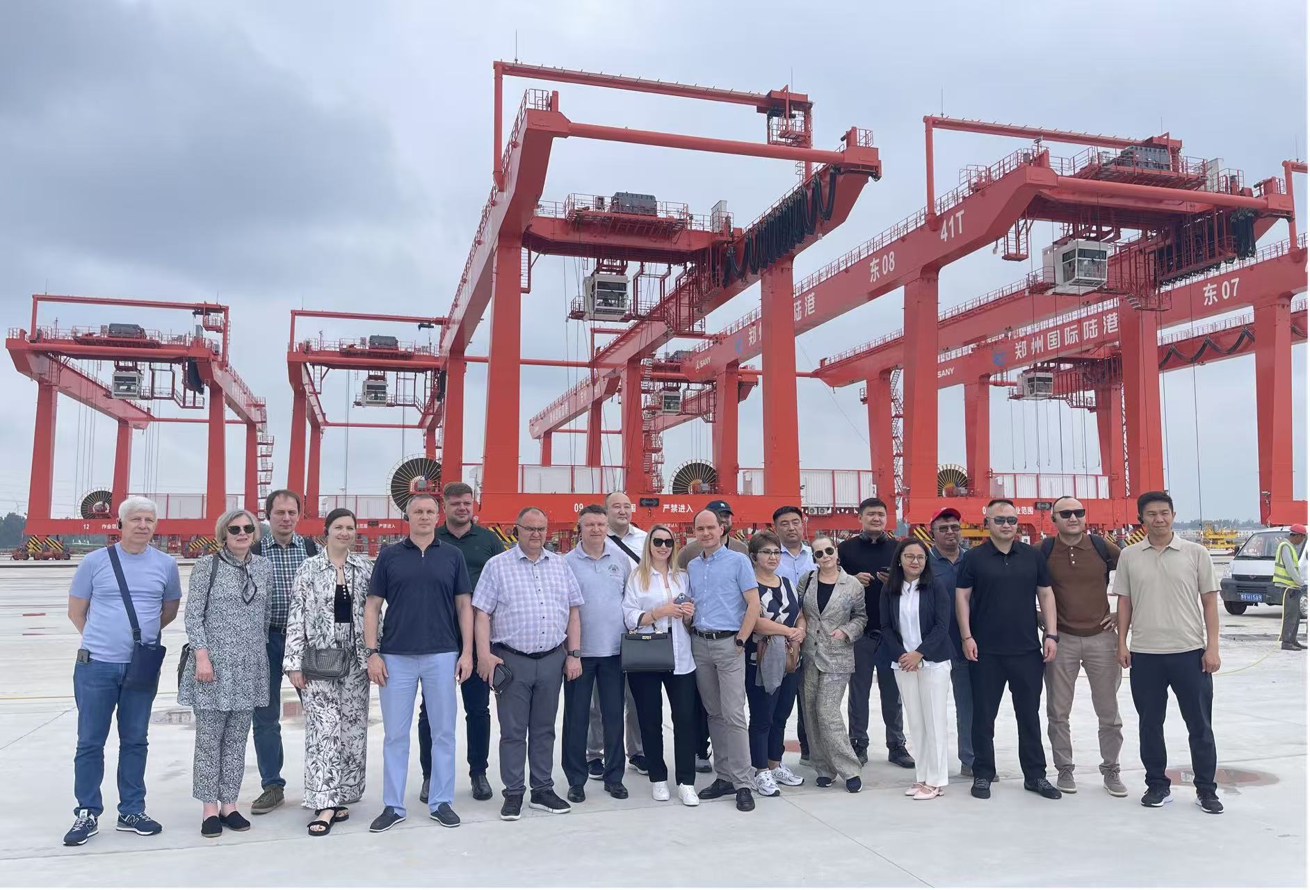 中歐班列主要沿線國家鐵路專家組會議在鄭州成功召開