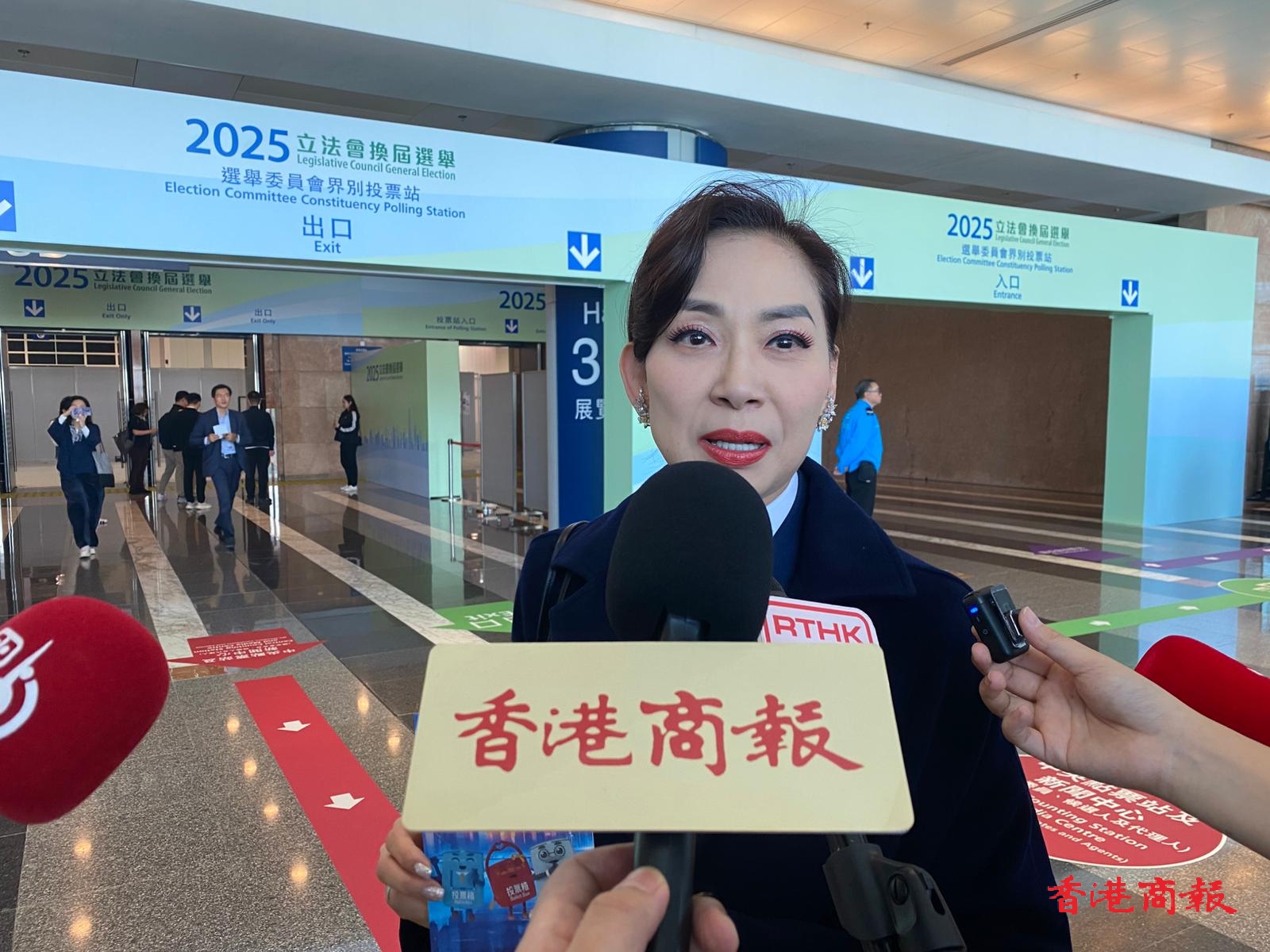 鄺美雲形容今日選舉氣氛熱烈