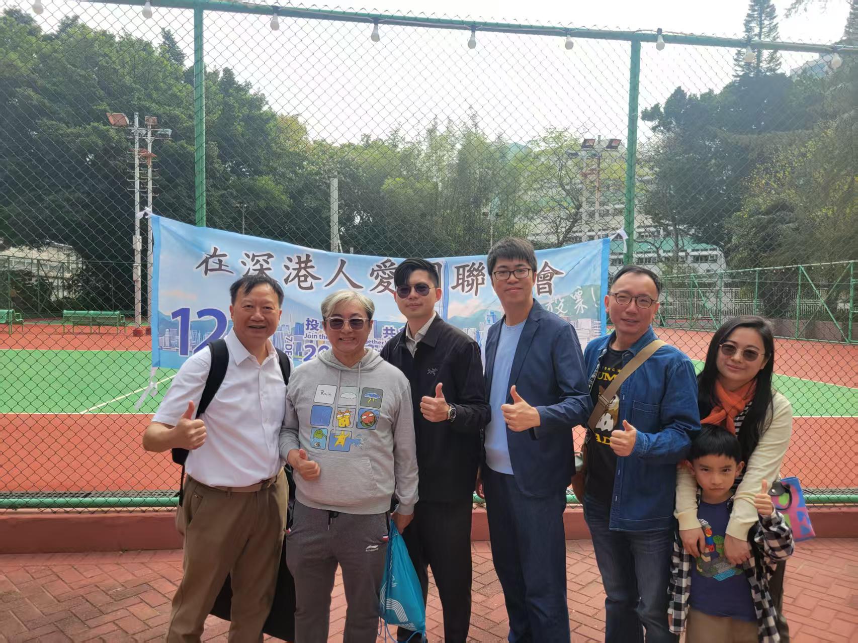 在深港人返港履行公民義務 上水投票站投上神聖一票