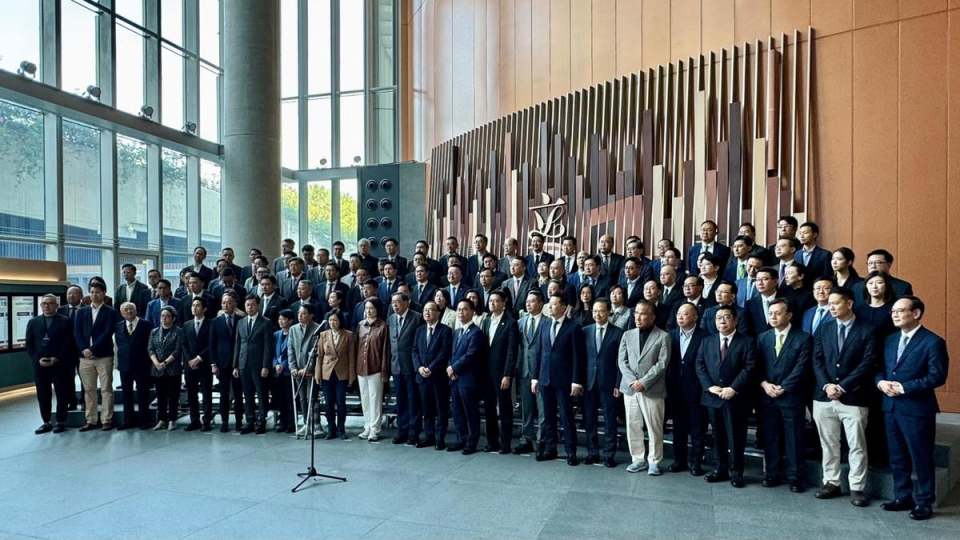 現屆立法會議員與候任議員一同亮相 多人發言關注宏福苑火災善後