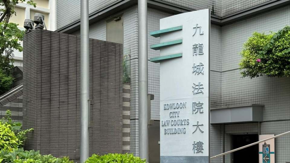 兩名共同業主不遵從清拆令拆除天台搭建物 被罰逾13萬元