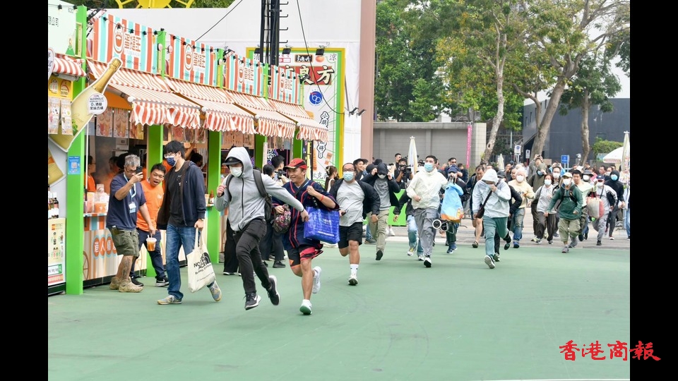工展會開鑼 大批市民搶購1元鮑魚套餐 清晨5時已到場等候