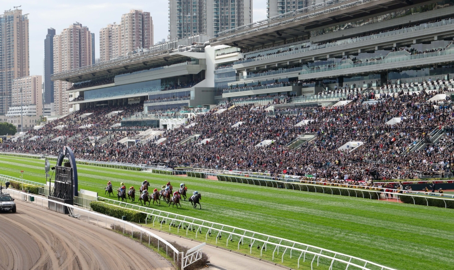 香港國際賽事旅客人數創歷來賽馬日新高 馬季開鑼三個月已超上季旅客人數一半