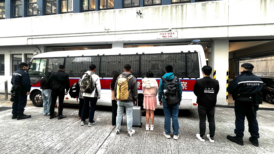 警方聯同入境處打擊黑工及掃黃 拘捕19名男女