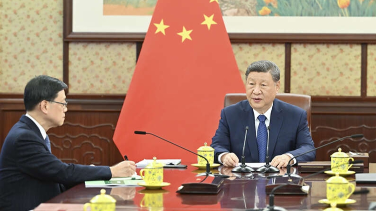 自由黨：習主席充分肯定⾏政長官和特區政府 對香港未來發展打下重要強⼼針