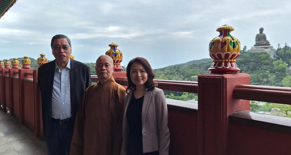 梁君彥：深切悼念淨因大和尚 有幸日前歡迎法師蒞臨立會