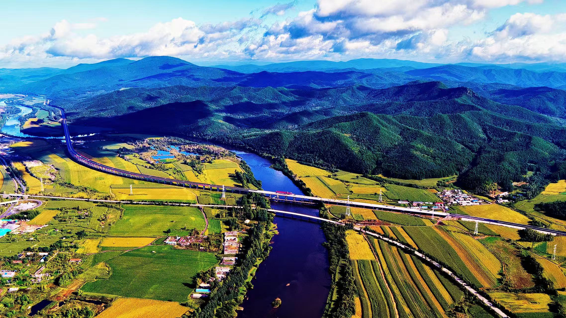 鶴伊高速與北環永雙段項目建設 奏響寒區交通奮進強音 黑龍江：打造寒區高質量交通樣板賦能東北振興與「一帶一路」