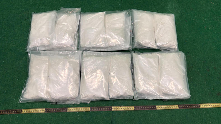 海關機場檢310萬元懷疑可卡因 拘1名吉隆坡抵港旅客