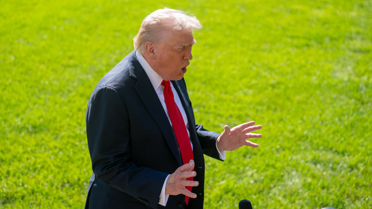 特朗普威脅要就伊朗騷亂事件進行干涉